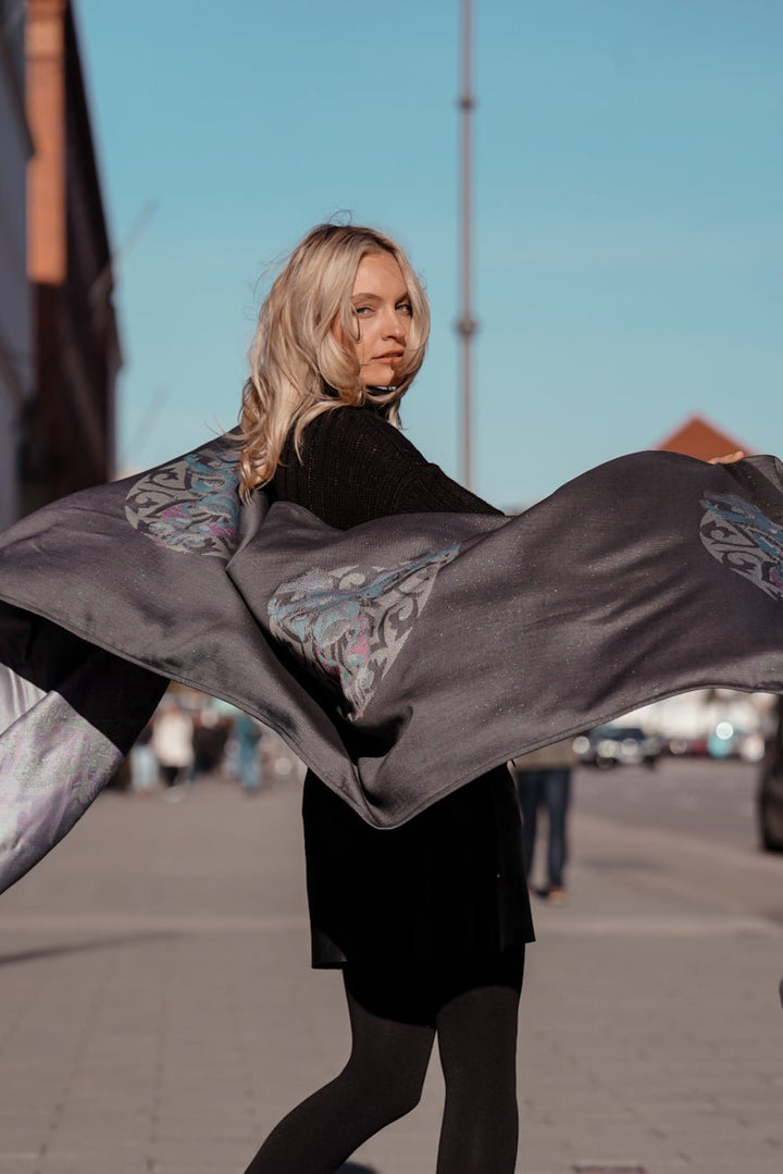 Slynge løvinde Alexandra - KOKADI